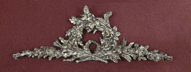 Kosnar Pediment - Garland, gold, dark Kosnar Pediment - Garland, gold, dark